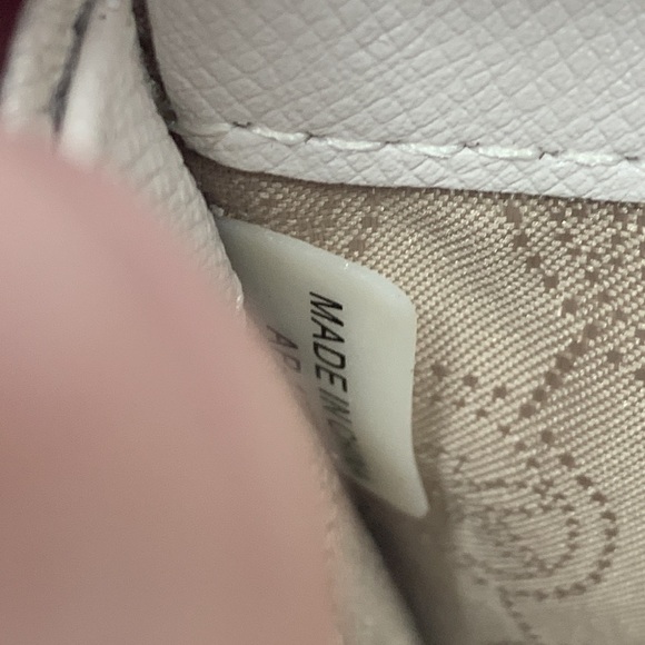 Michael Kors Fulton vanilla Flap Wallet - Picture 8 of 8